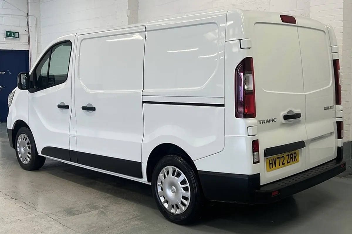 2023 Renault Trafic Panel Van - Image 4