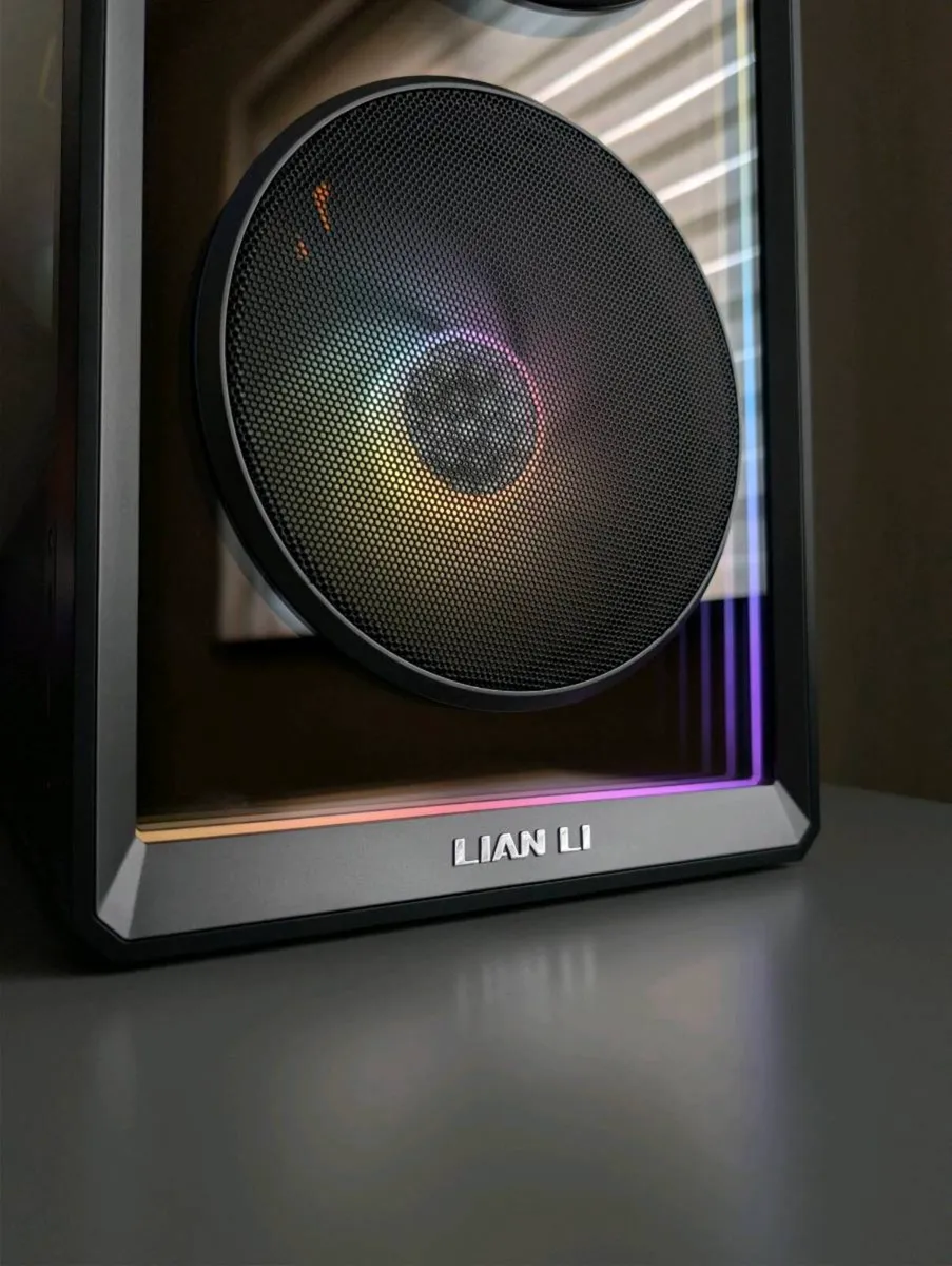 Lian Li High-End Performance Gaming PC 9800X3D RTX - Image 4