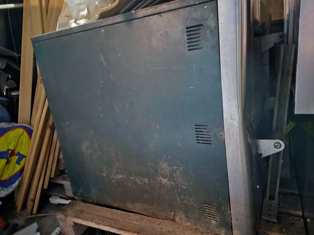 Catering equipment - Image 1