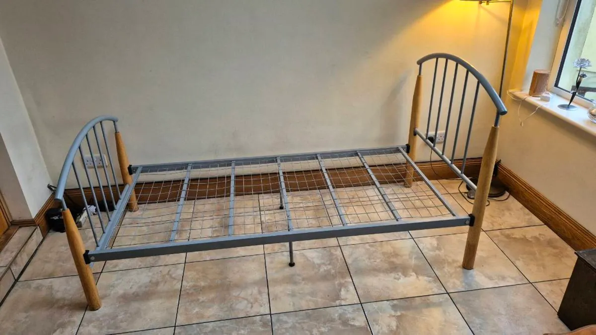 Single Bed - Image 2