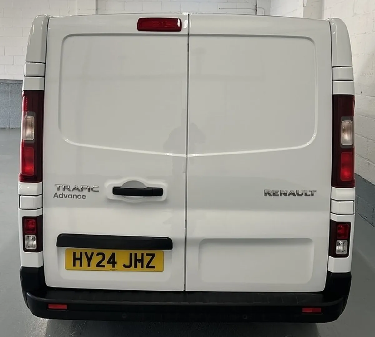 2024 Renault Trafic Panel Van - Image 2
