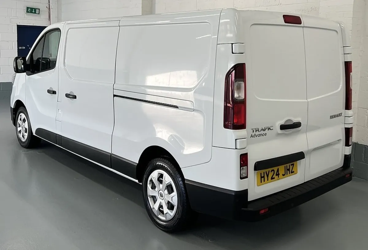 2024 Renault Trafic Panel Van - Image 1