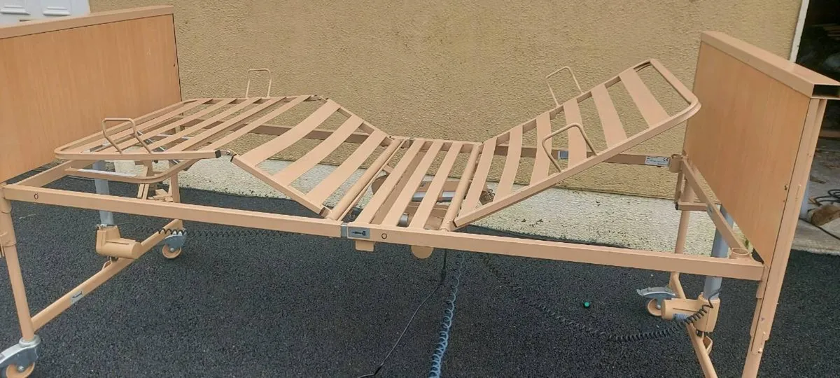 Medical beds - Image 2