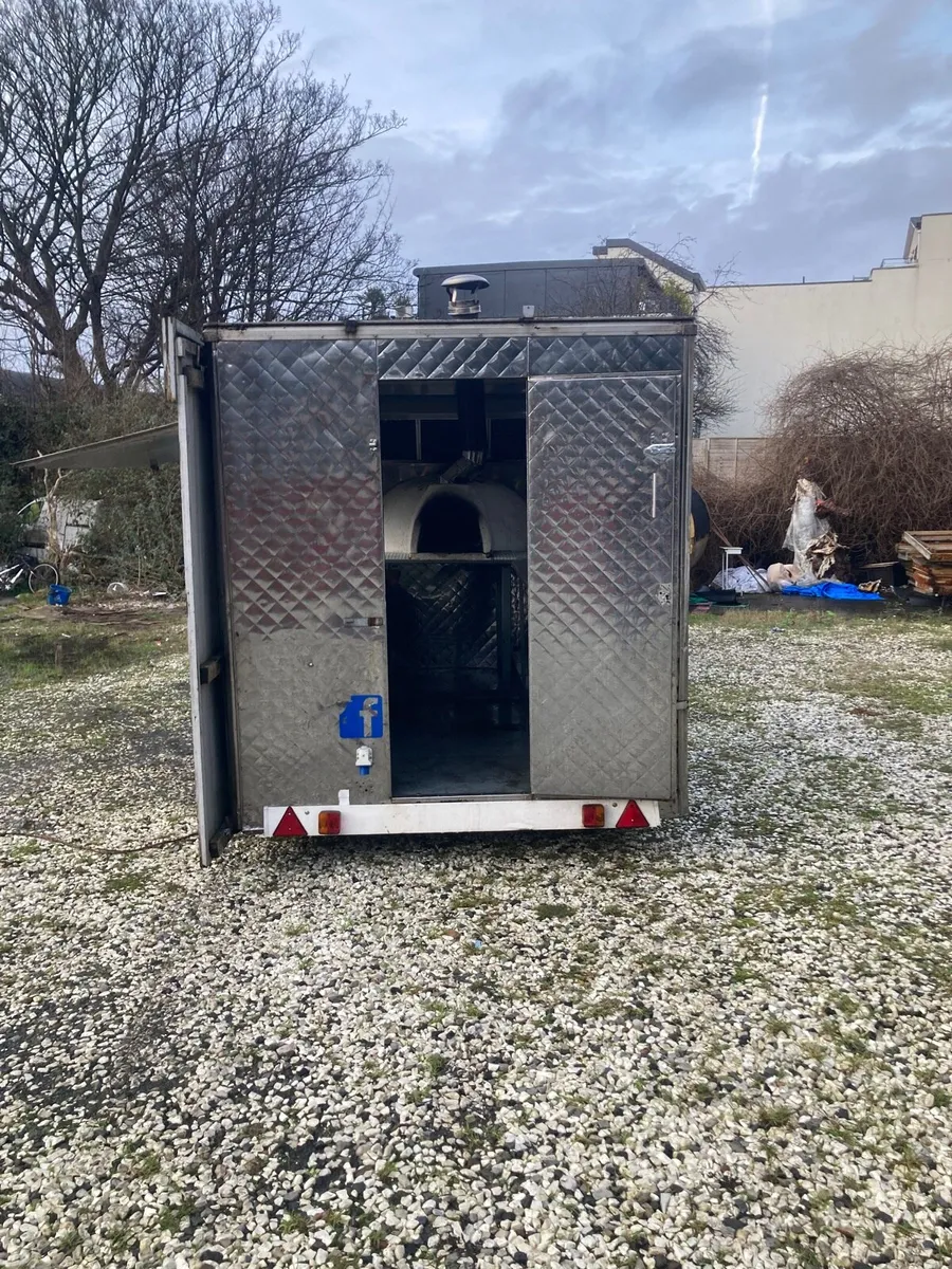 Food trailer - Image 3