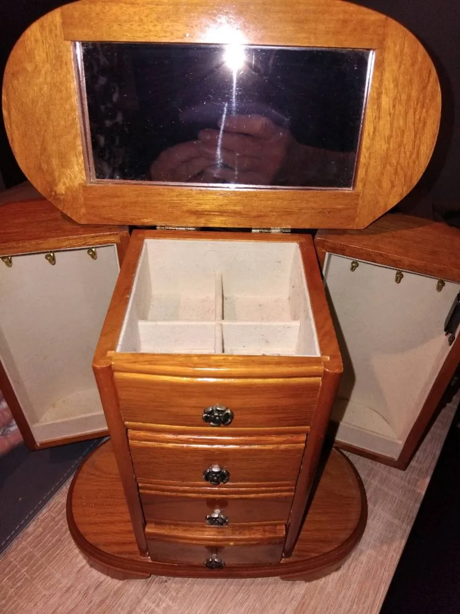 Small jewellery box - Image 2