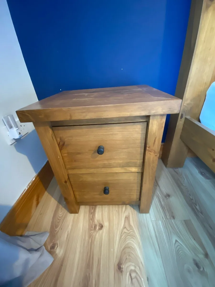 Bedroom furniture - Image 2