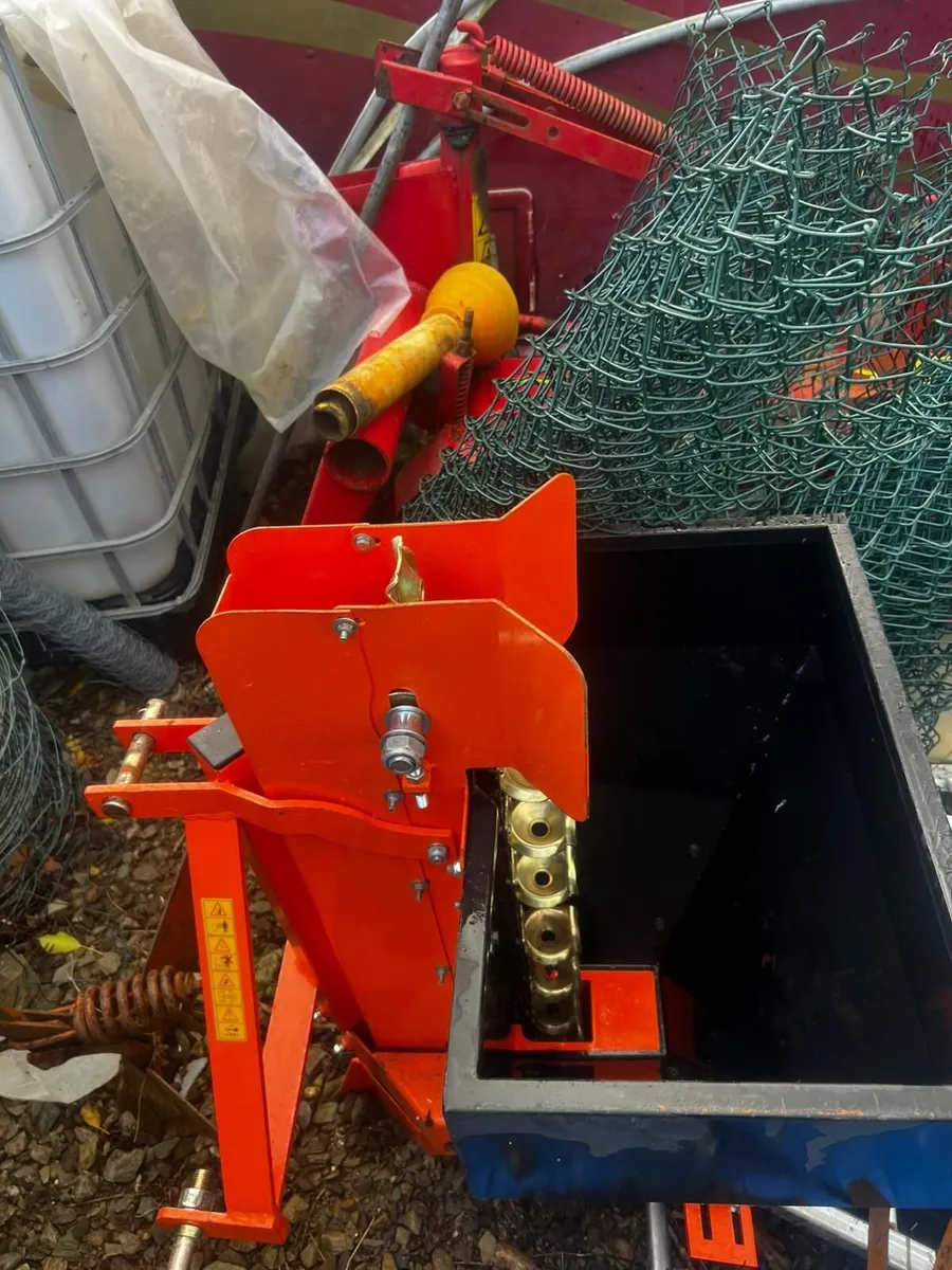 Potato planter/ harvester - Image 1