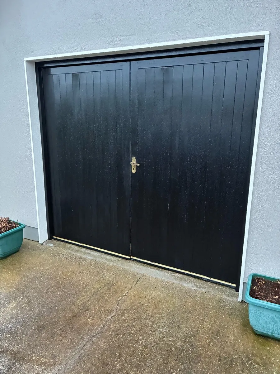 Garage doors teak - Image 2