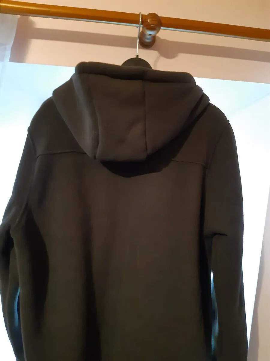 Cotton Traders Unisex Brown Fleece Jacket. - Image 3