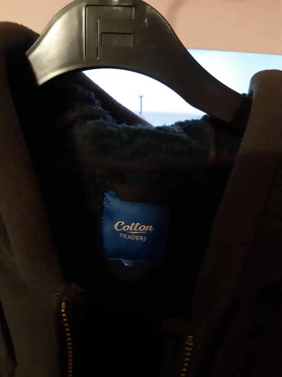 Cotton Traders Unisex Brown Fleece Jacket. - Image 4