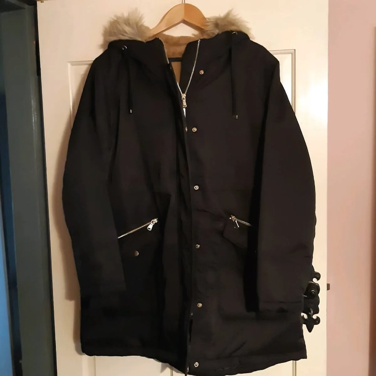Woman's Black Fur Lined Parka Coat. - Image 1