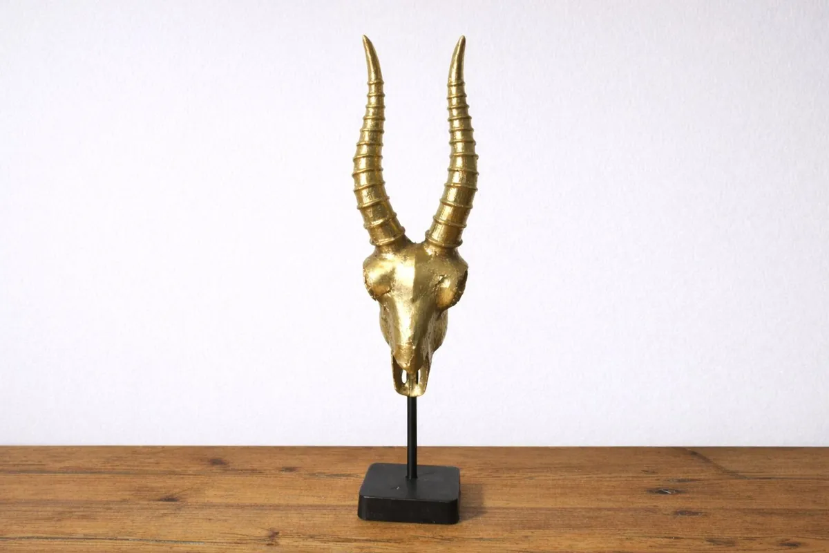 Large Gold Antelope Skull Ornament – 50cm - Image 1