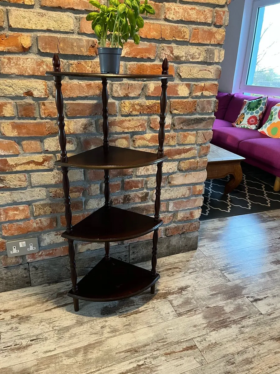 Corner Shelf - Image 1