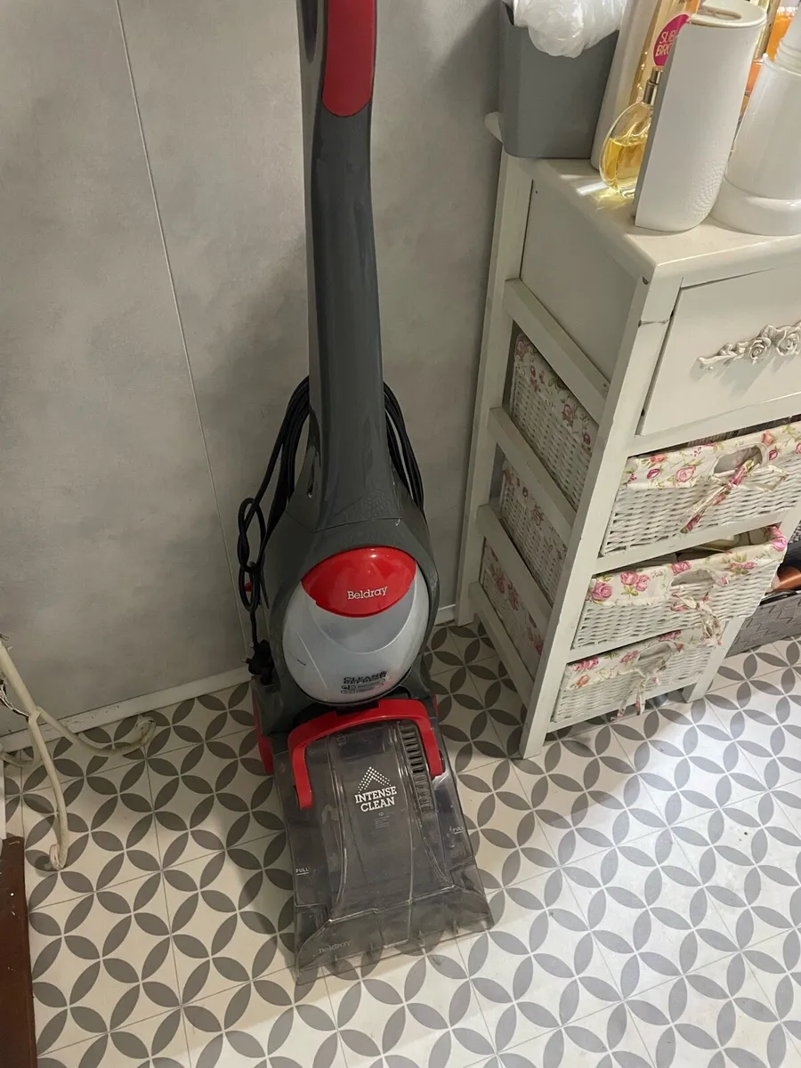 Carpet cleaner - Image 1