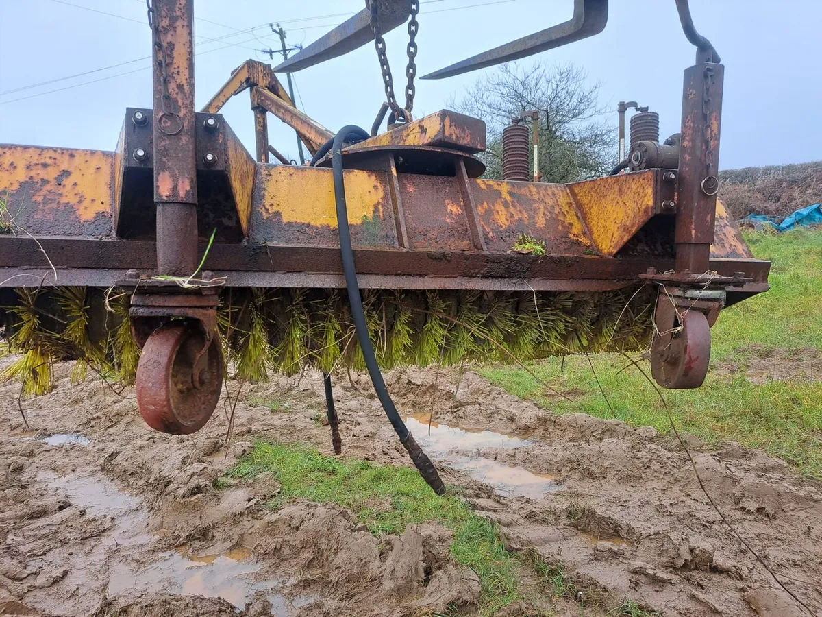 Road sweeper - Image 4