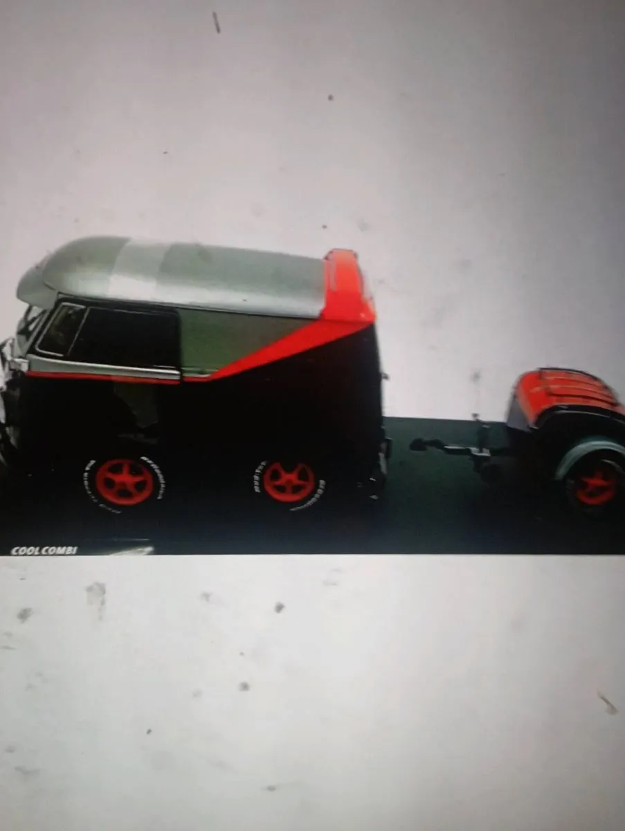 SOLIDO 1-18 SCALE -2024  VW & TEAREDROP  CARAVAN - Image 3