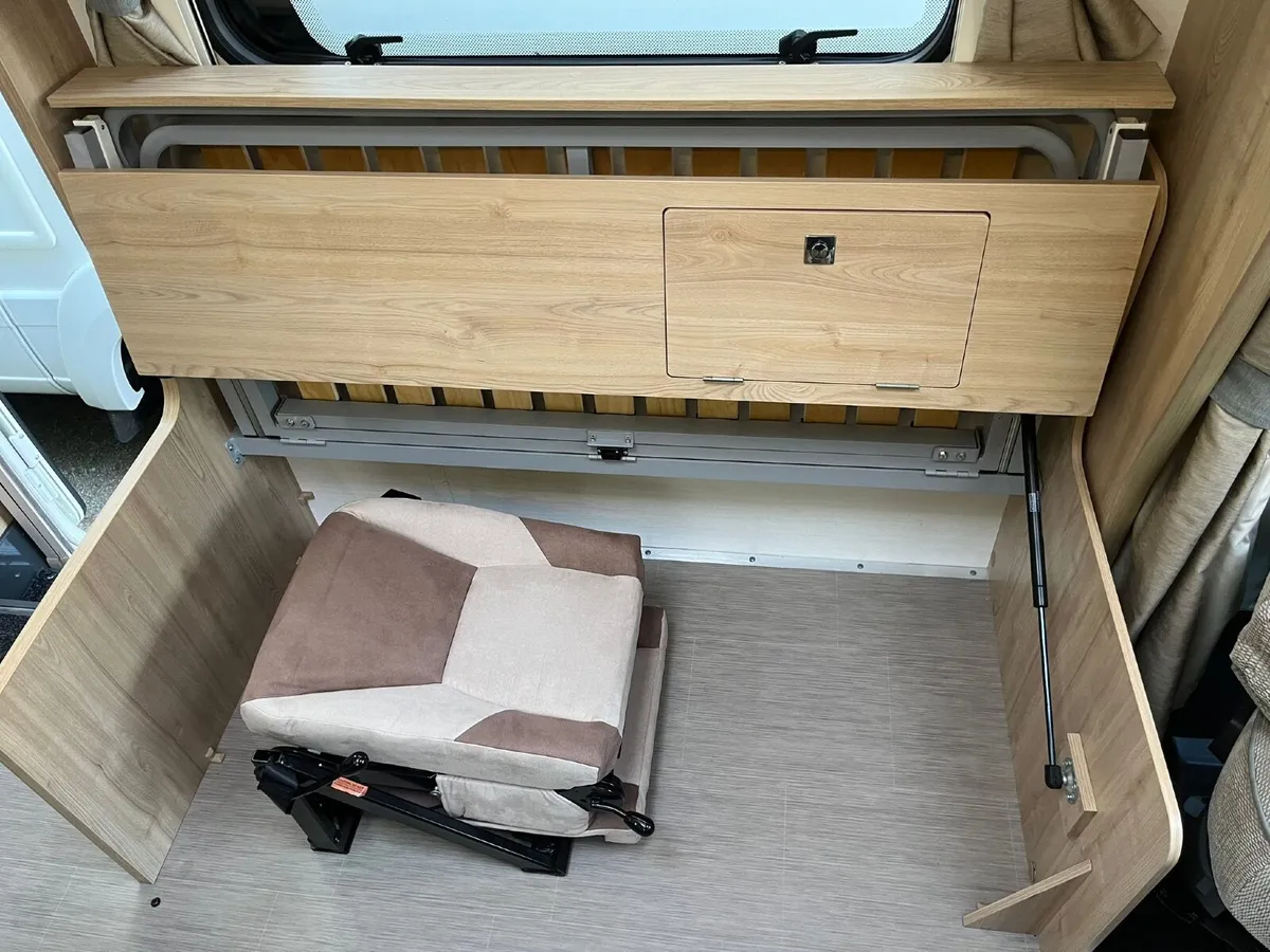 Camper van - Image 4