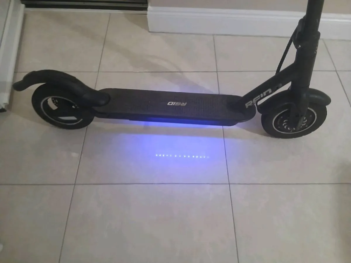 ADULTS SCOOTER - Image 1