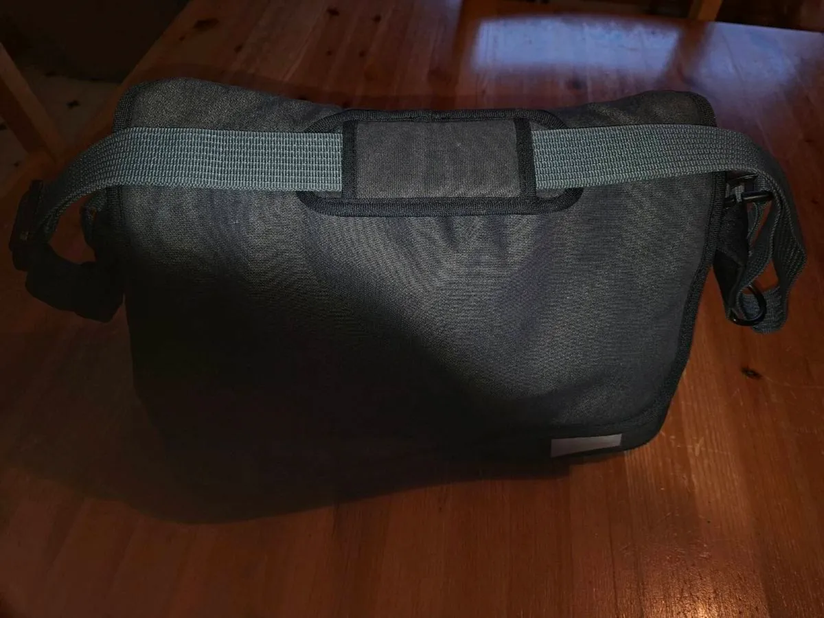 Baby bag and changing mat - Image 4