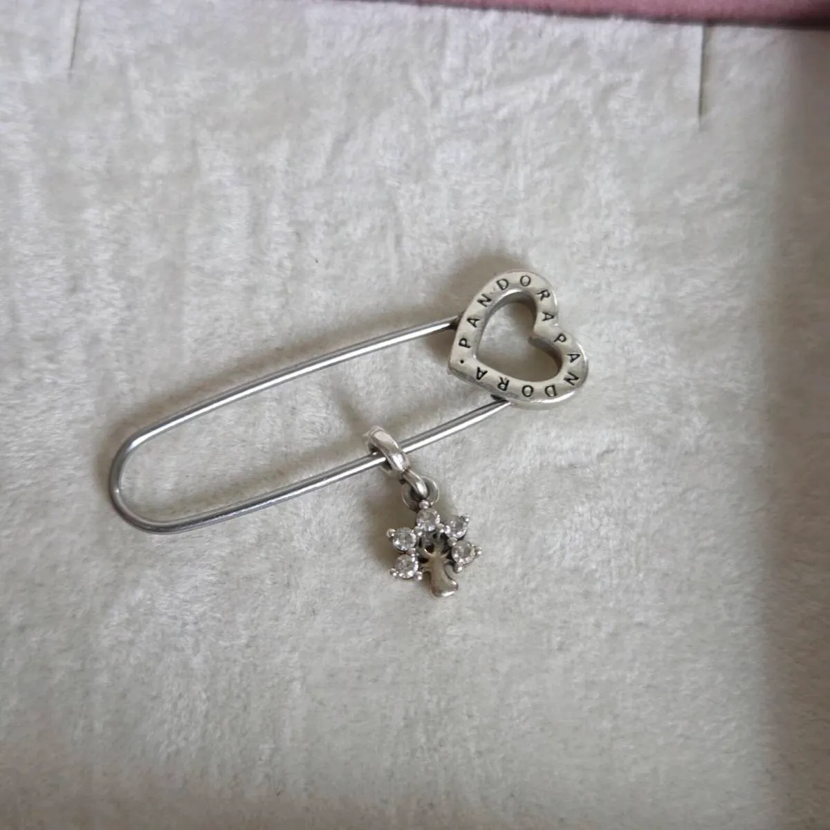 Pandora Me Heart safety pin brooch with tree - Image 1