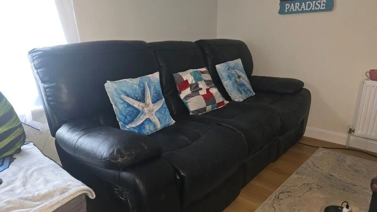 3 Seater Recliner Sofa free delivery available - Image 2