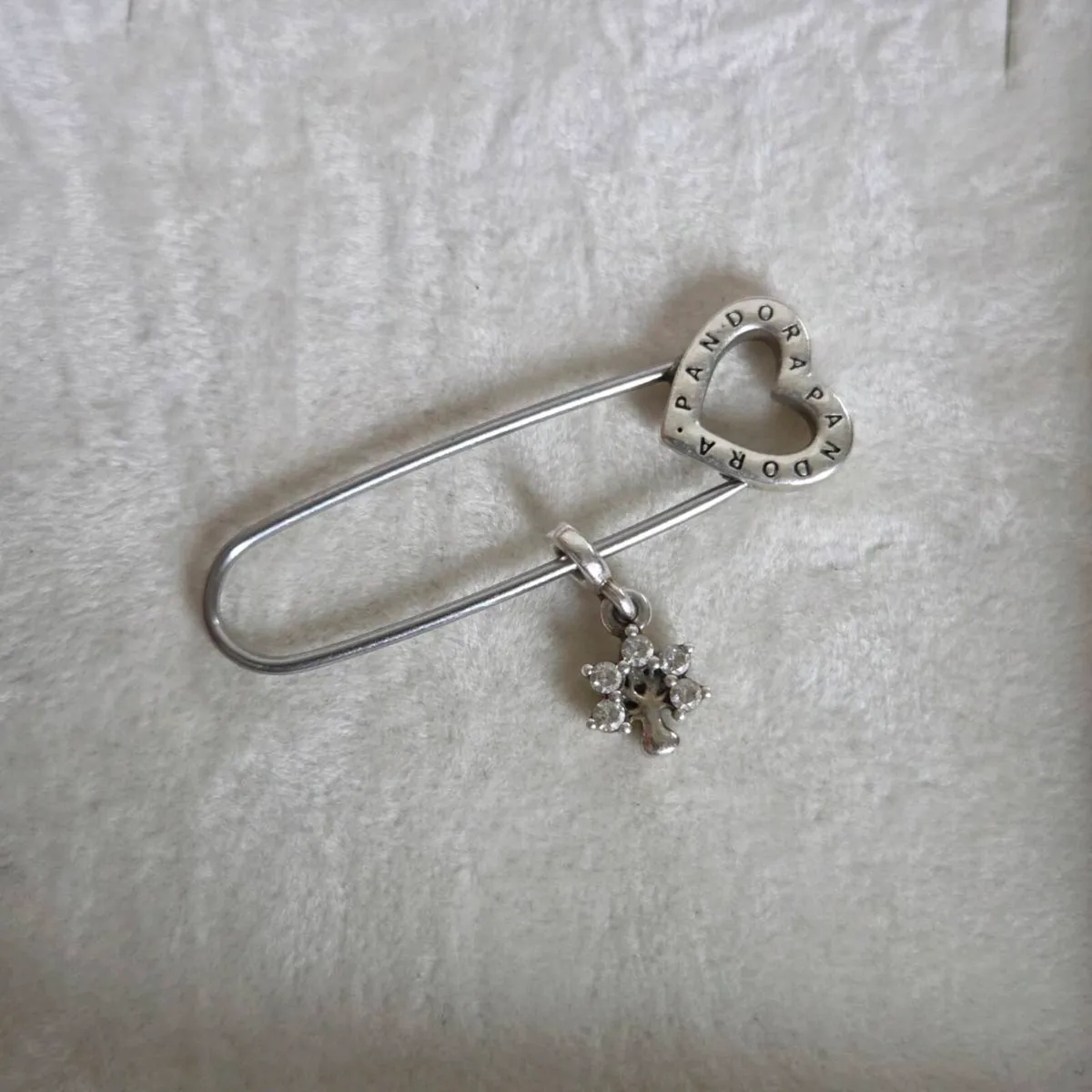 Pandora Me Heart safety pin brooch with tree - Image 3