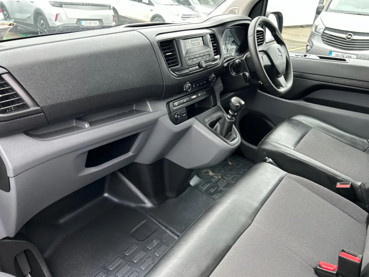 Opel Vivaro L2H1 2.0 D 120PS DIESEL 5DR - Image 4