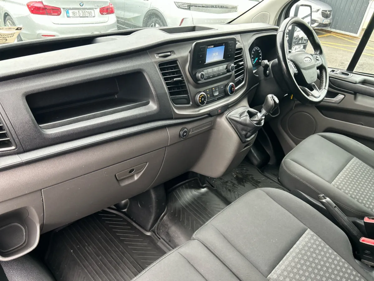 Ford Transit Custom 300 LWB TREND 2 2.0 130 3 - Image 4