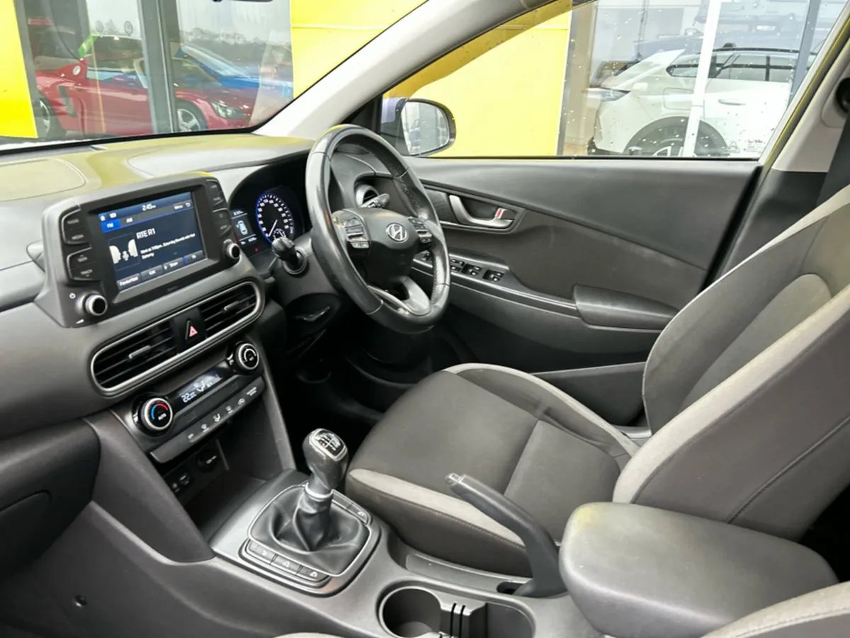 Hyundai KONA KAUAI EXECUTIVE DIESEL COMMERCIAL 5DR - Image 3