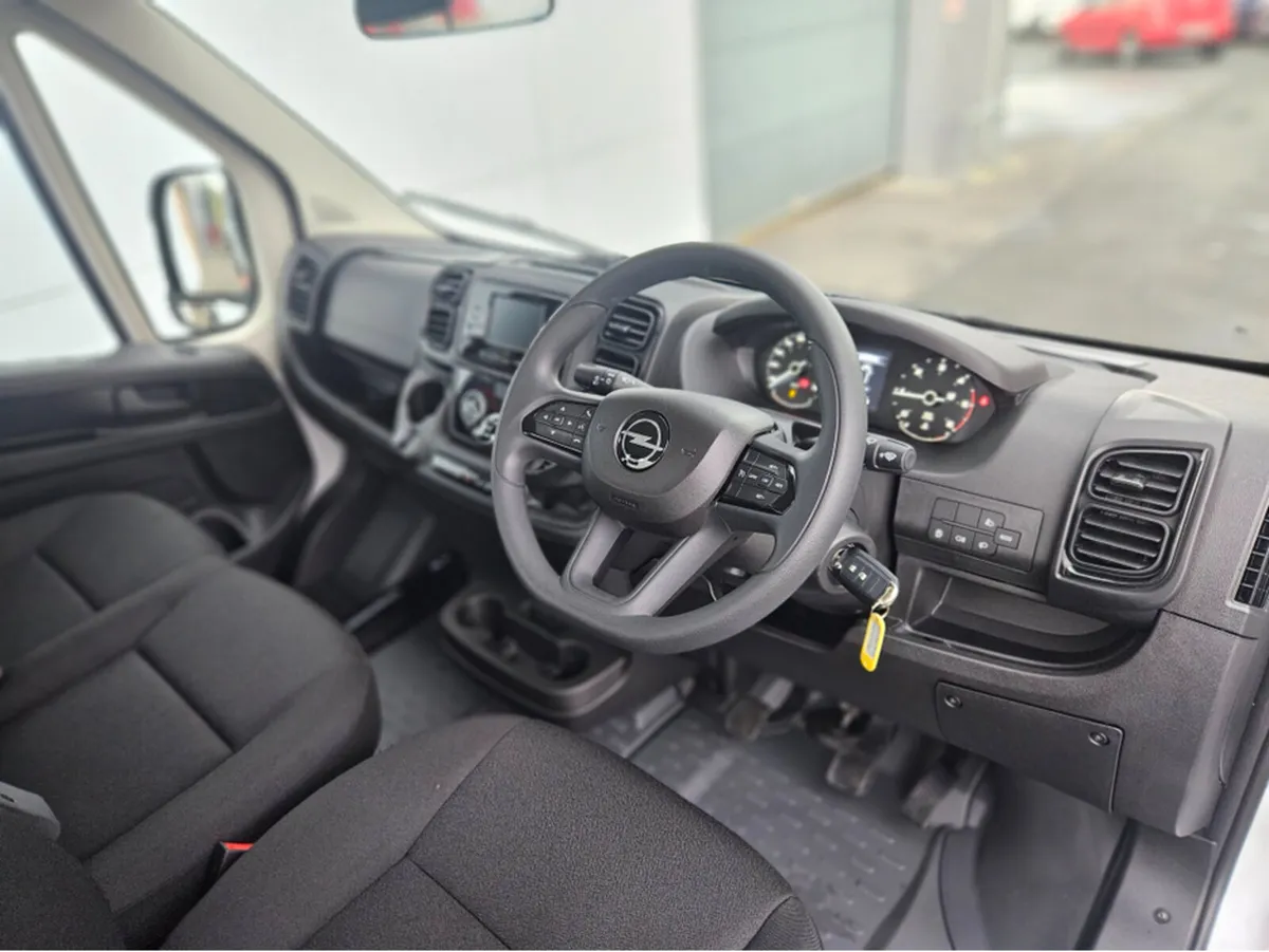 Opel Movano Chassis-cab 2.2 140PS - Image 2