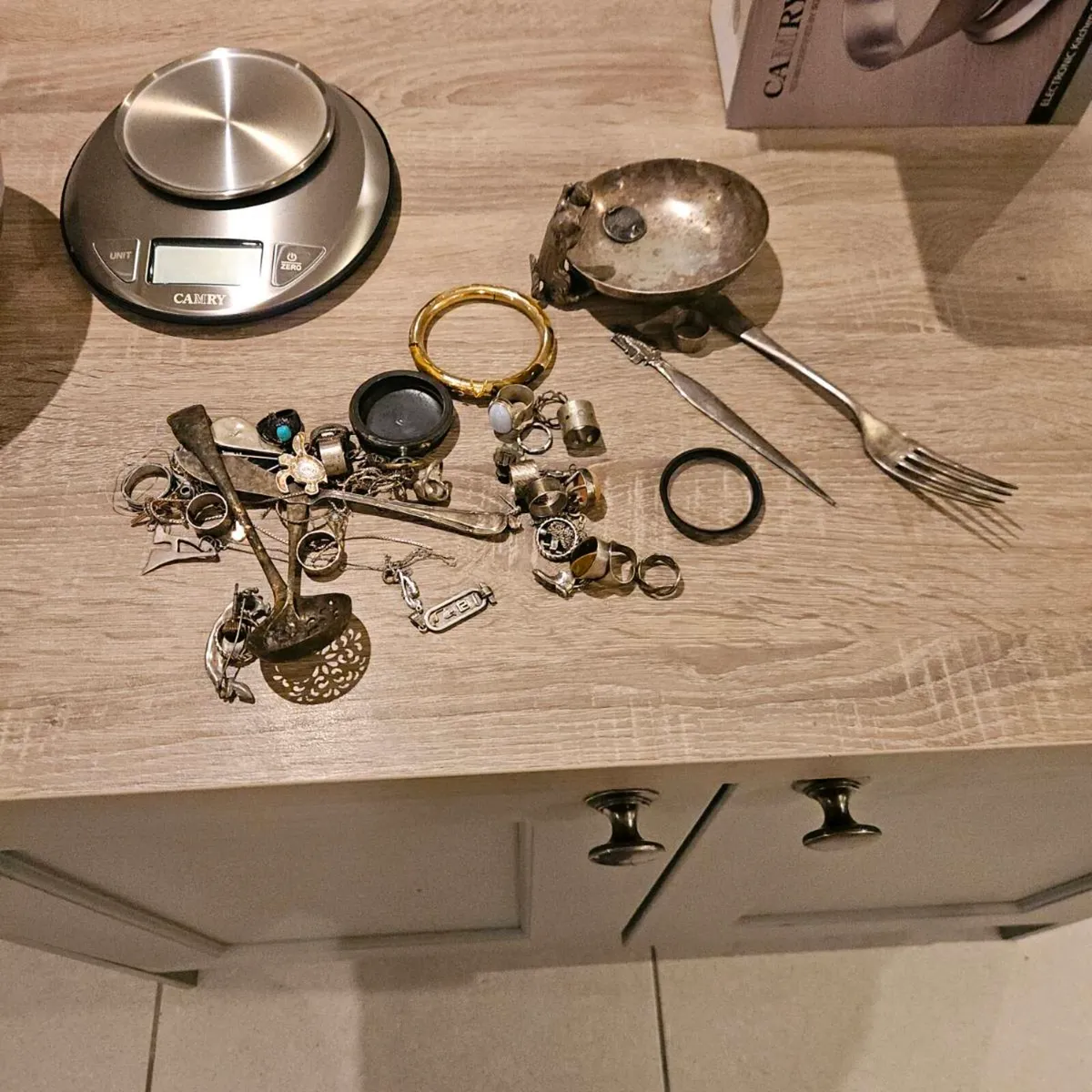 600 grams of scrap silver - Image 1