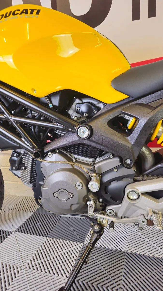 2009 Ducati Monster 696 - Image 3