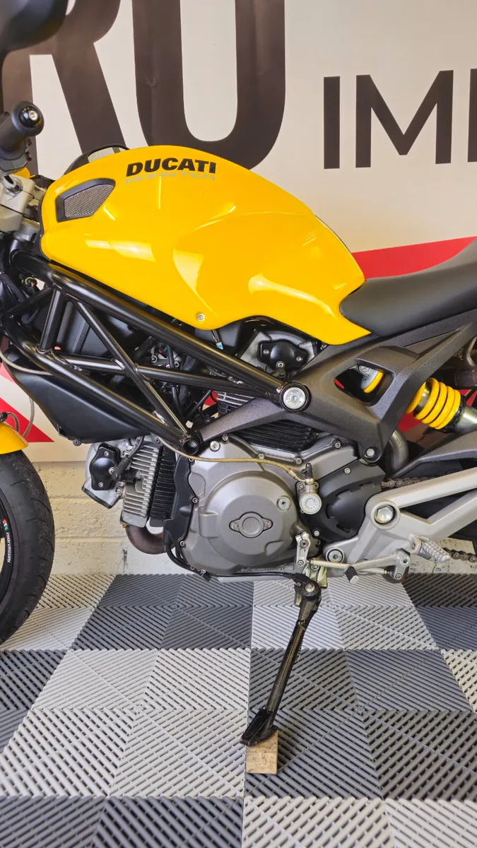2009 Ducati Monster 696 - Image 2