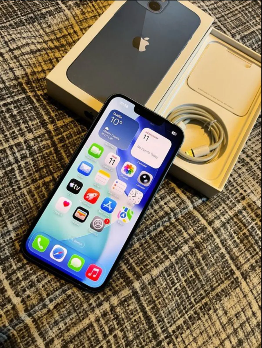 iPhone 13 - Image 3