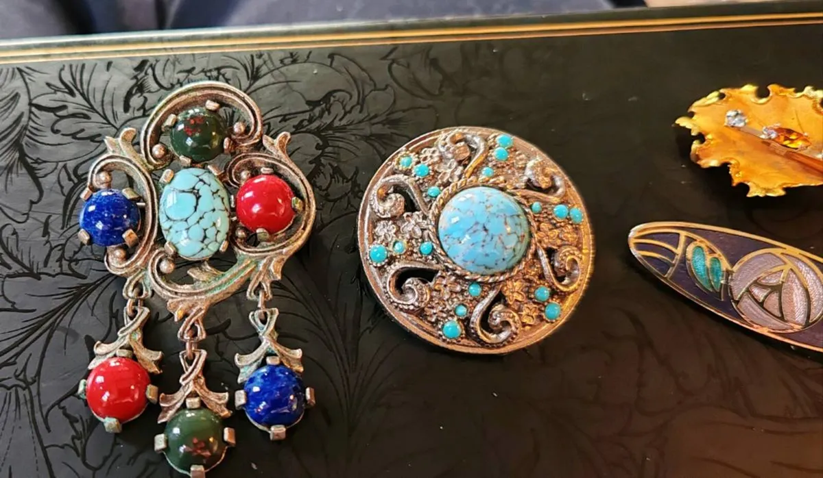 Vintage brooches - Image 2