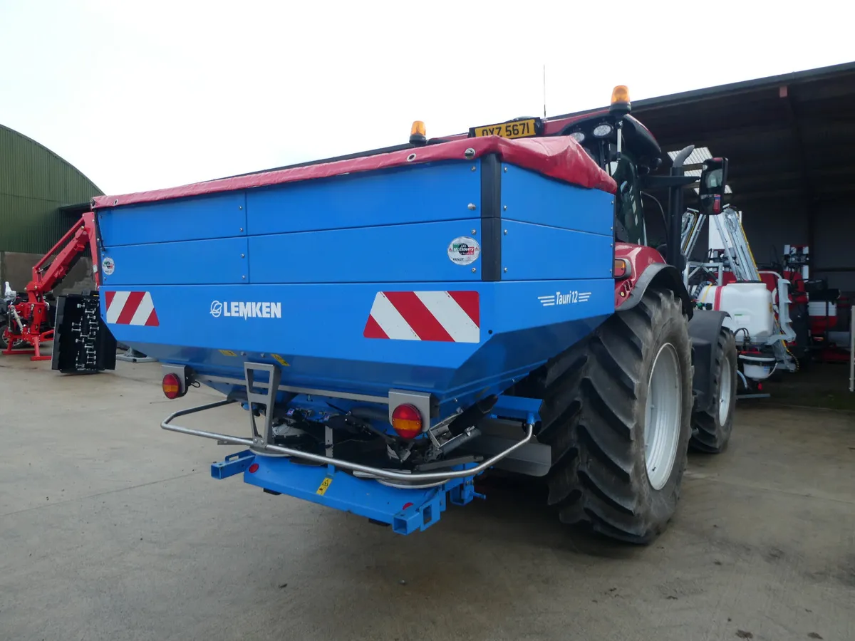 Lemken Tauri 12 Fertiliser Spreader - Image 3
