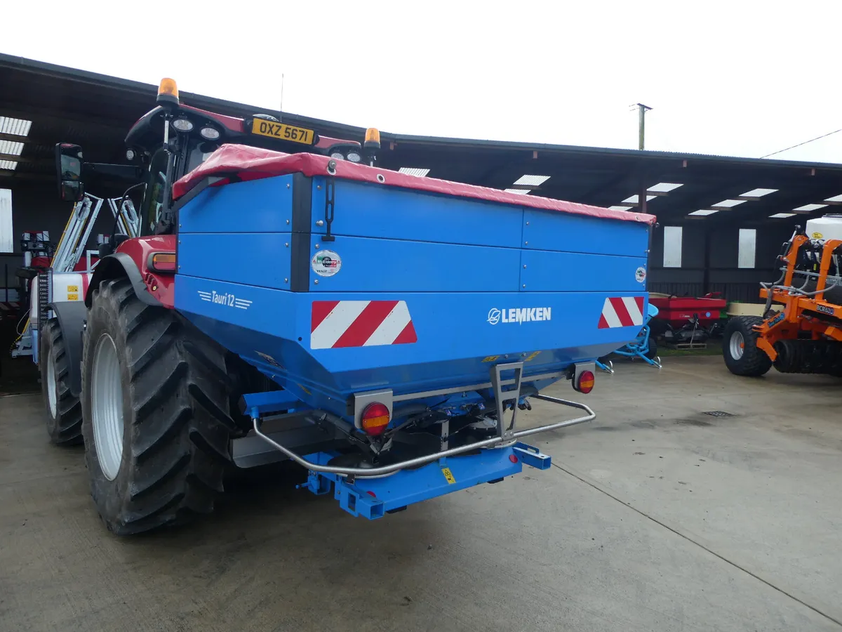 Lemken Tauri 12 Fertiliser Spreader - Image 2