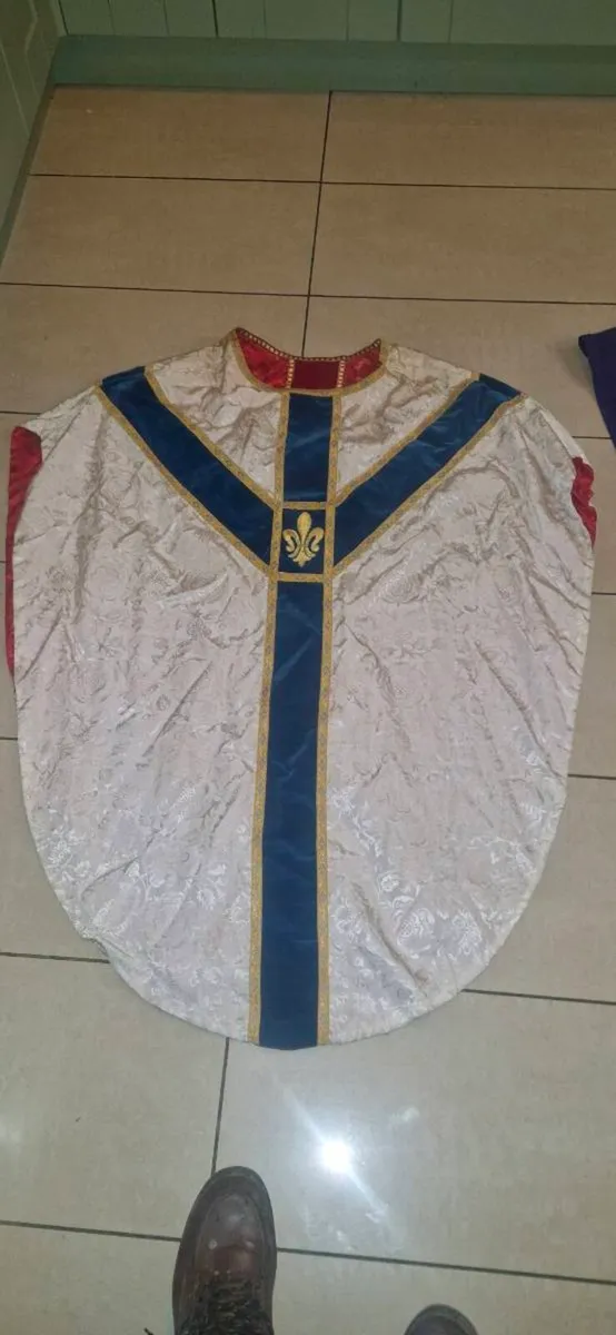 Priests vestments - Image 1