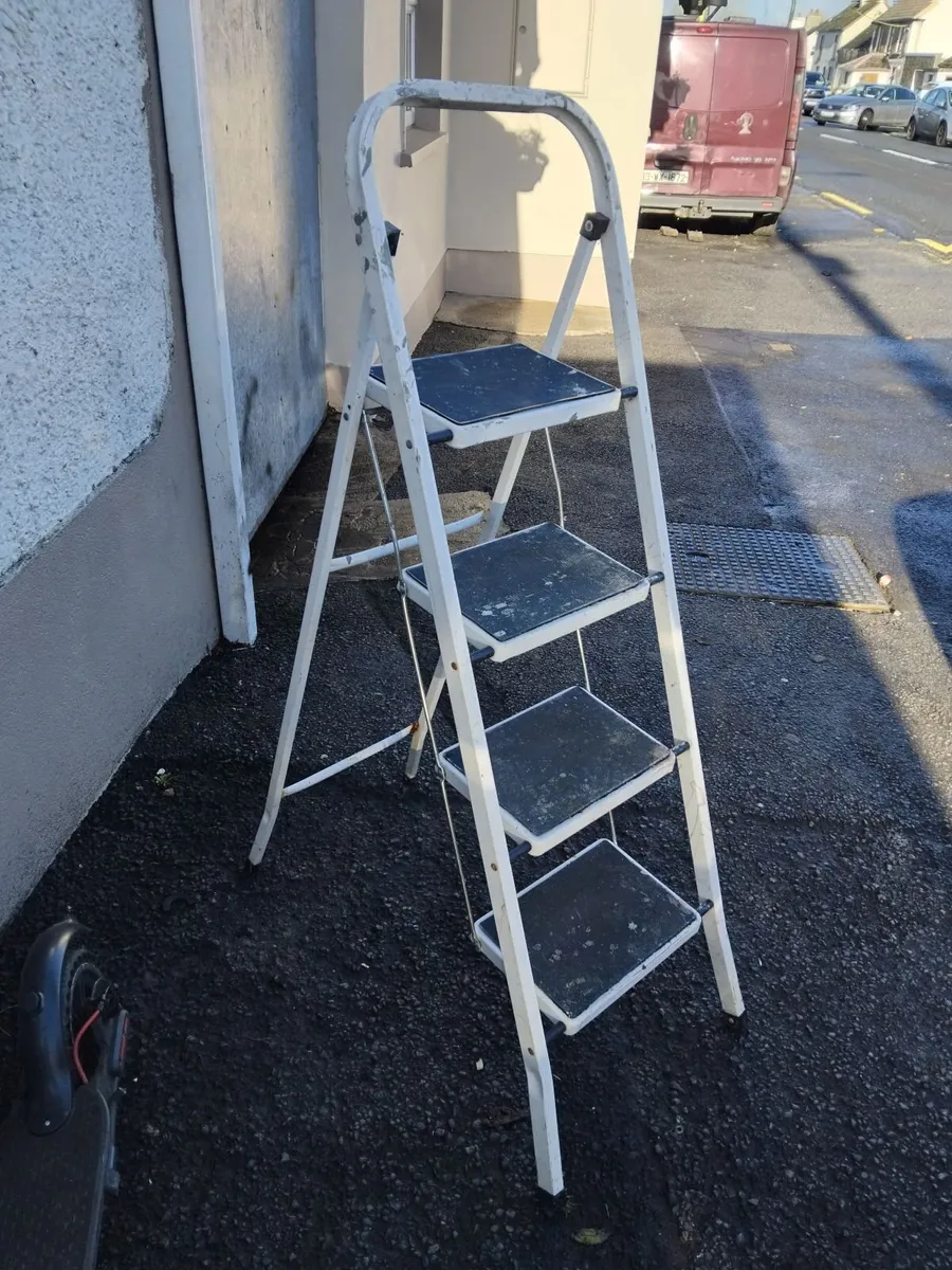 Hi step ladder working perfectly priced 70e - Image 1