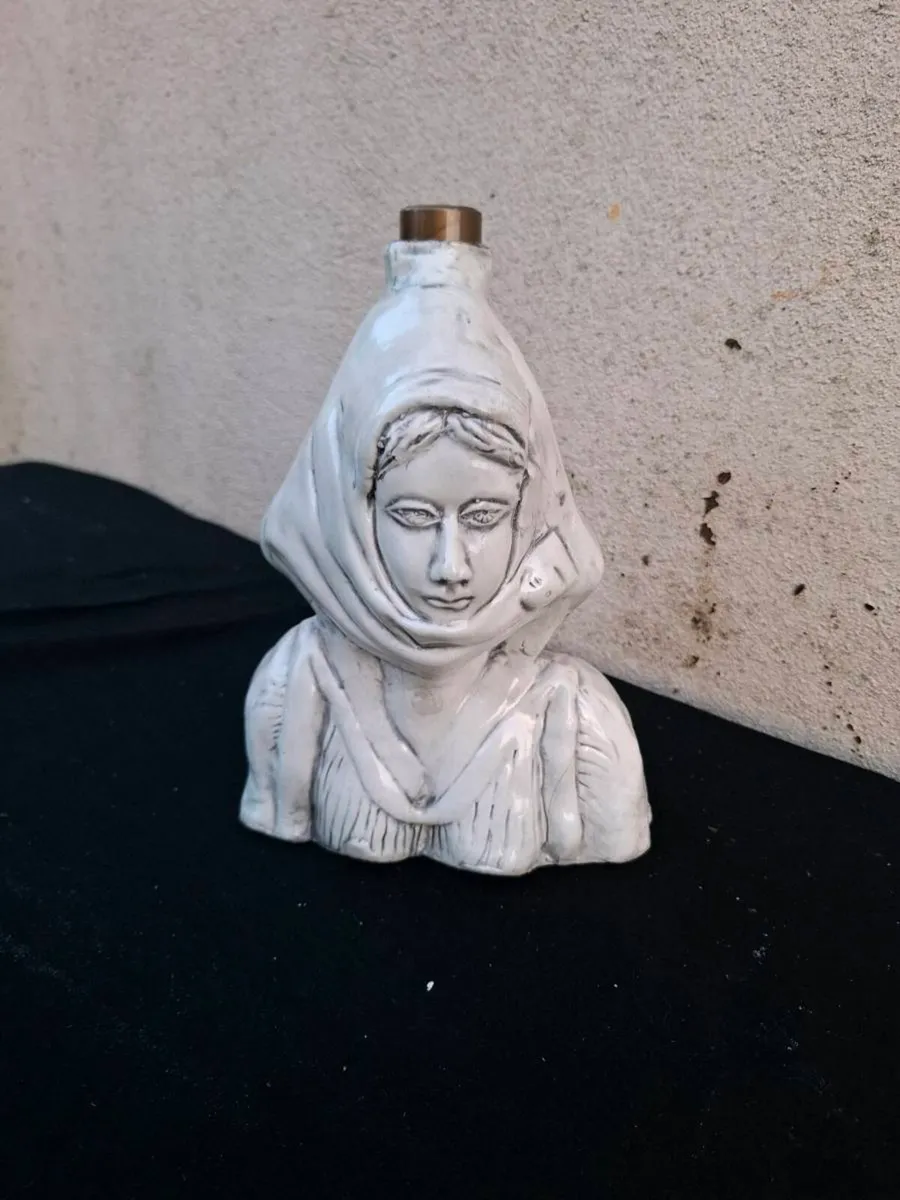 White lady bottle - Image 1