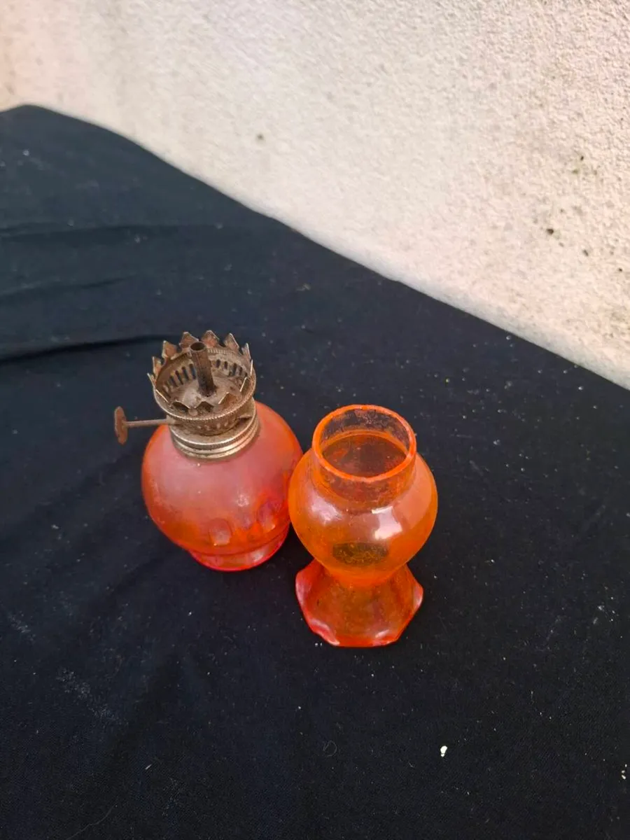 Bright pink mini glass oil lamp - Image 2