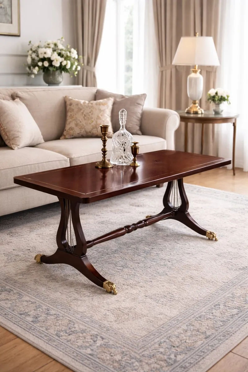 Beautiful Regency-Style Mahoghany coffe Table - Image 1