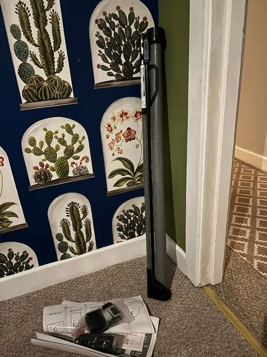 Dreambaby retractable stairgate - never used - Image 1