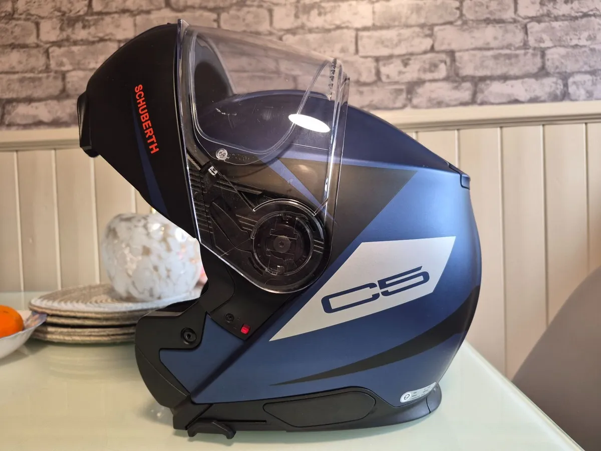 Motorbike Helmets - Image 4