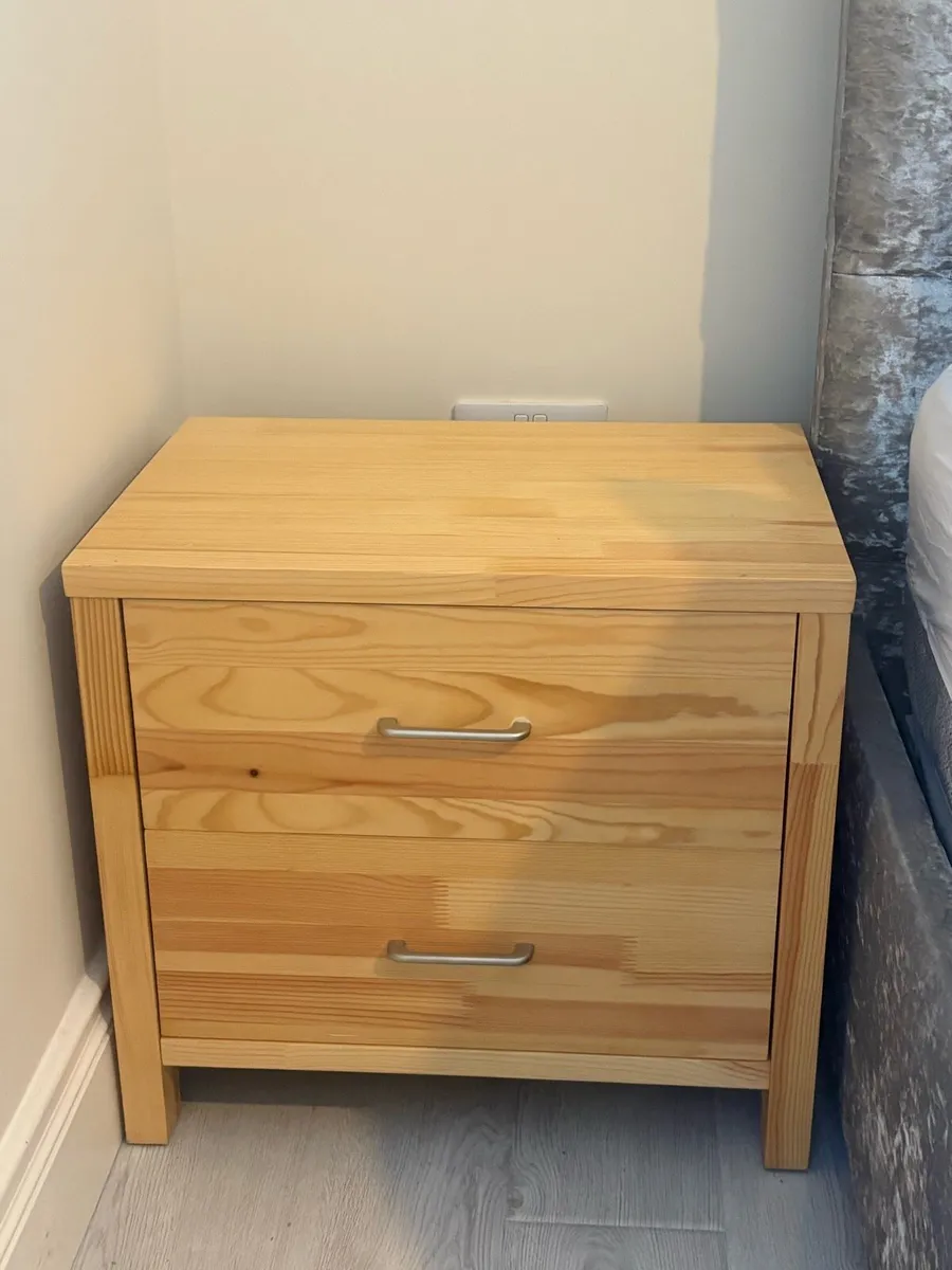Lockers and chest of drawers - Image 1