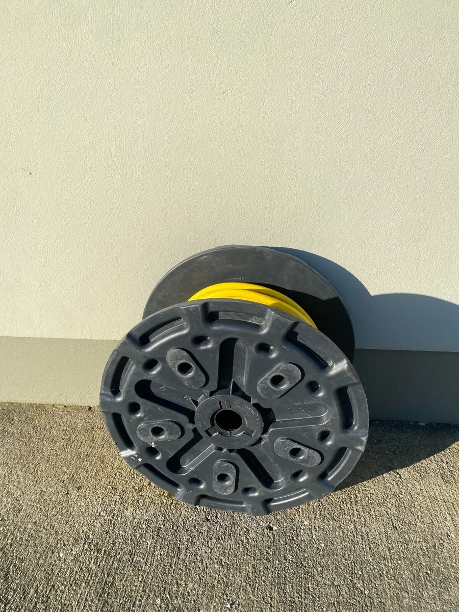 Plastic Reelers suit wire, garden hose ect - Image 3