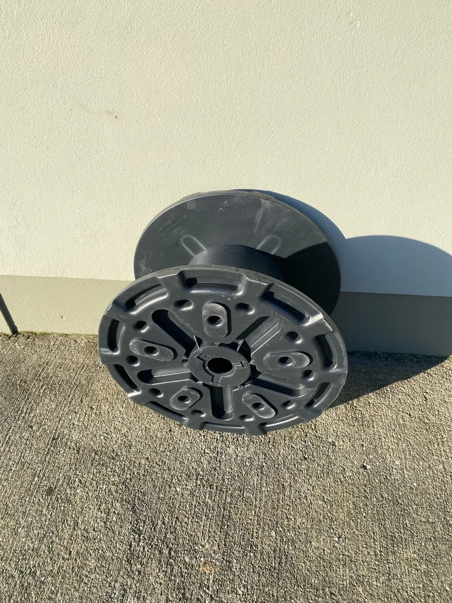 Plastic Reelers suit wire, garden hose ect - Image 4