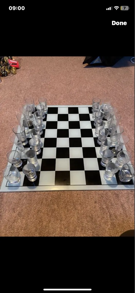 Glass chess set - Image 1