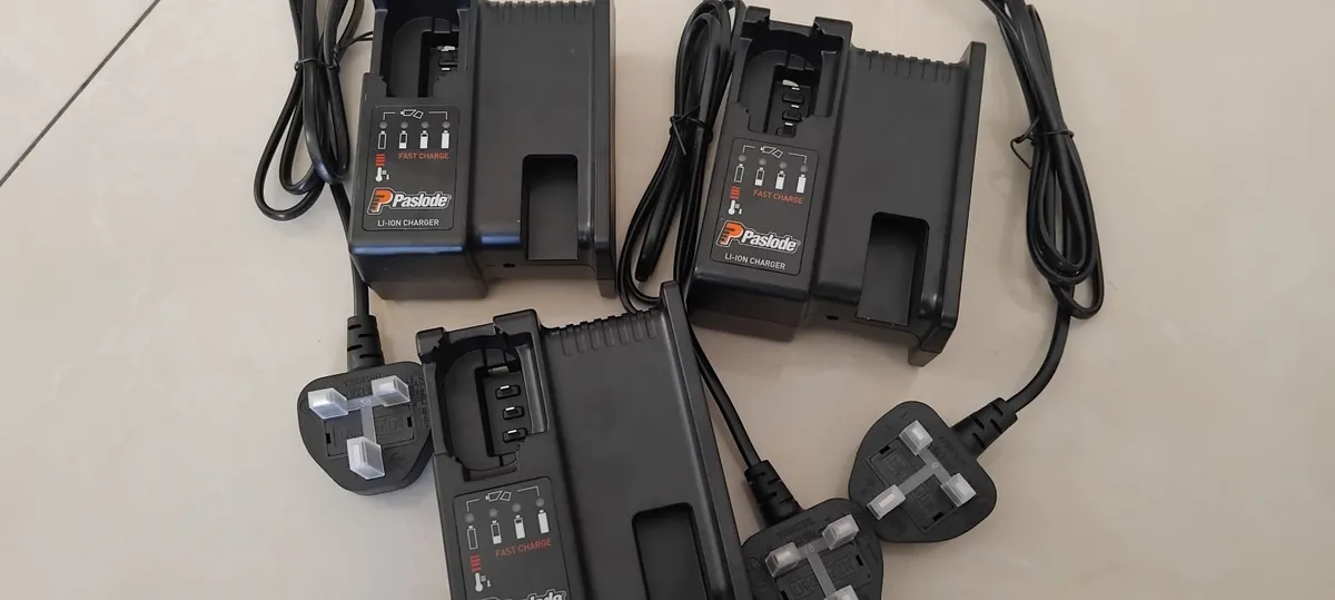 Paslode LI-ION Chargers 240v - Image 3
