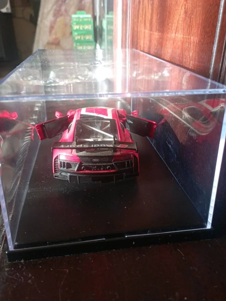 AUDI R8 LMS  1-32 SCALE DIE-CAST PULL BACK & GO. - Image 2